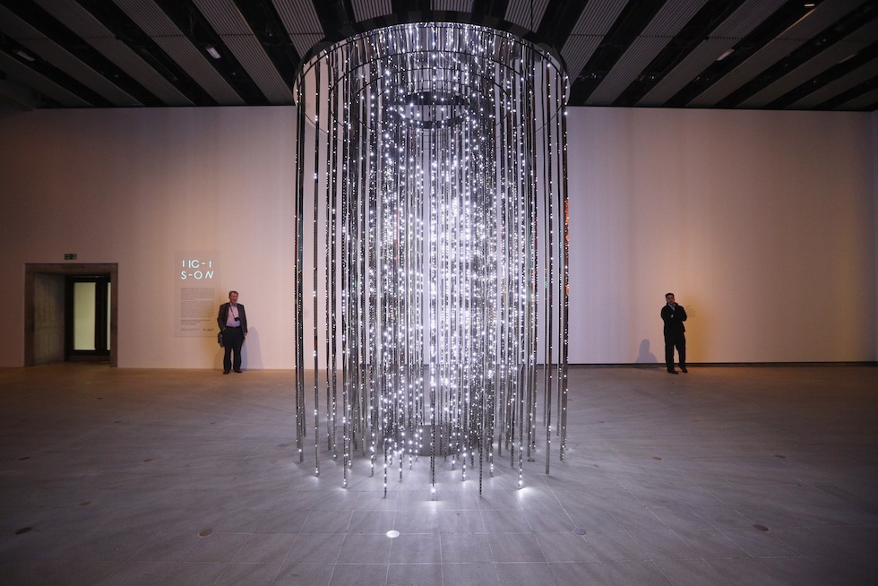 Light Show, la mostra di installazioni e sculture luminose alla Hayward