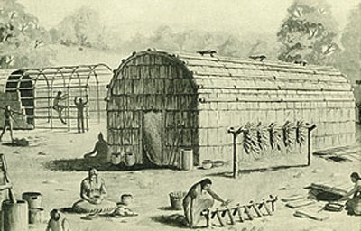 Le "longhouse" irochesi, condomini plurifamigliari (anche la Conferazione delle Sei Nazioni era concepita come una longhouse; i mohawk guardavano la porta orientale).