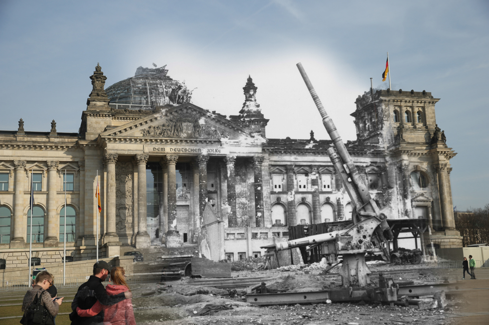 Le foto di Berlino oggi e nel 1945, combinate - Il Post