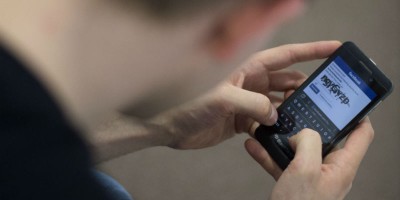 Ci sono volute due settimane per togliere il video di un suicidio in diretta da internet