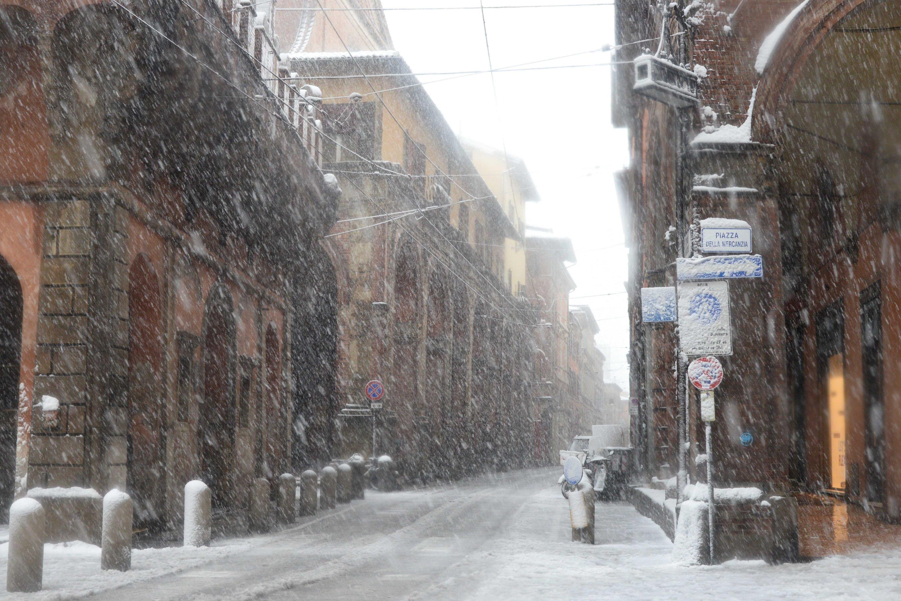 Le foto della neve a Bologna Il Post