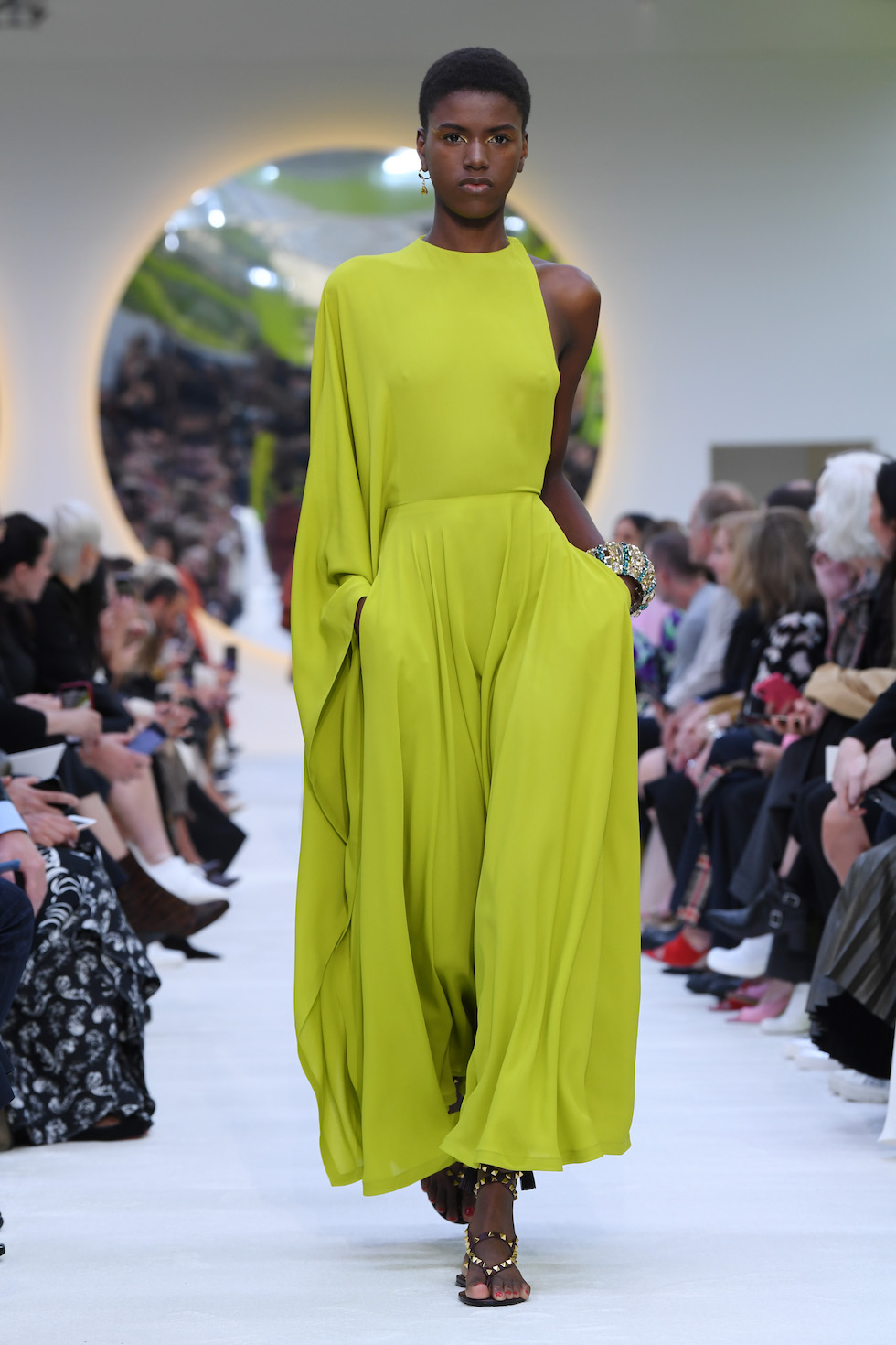 L'apprezzatissima sfilata di Valentino a Parigi - Il Post