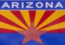 Il governatore dell'Arizona firma la legge sull'immigrazione