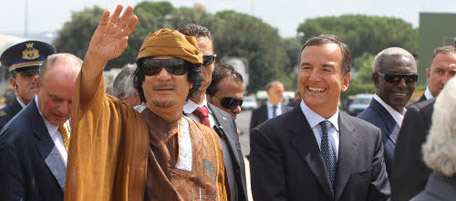 © Roberto Monaldo / LaPresse
29-08-2010 Roma
Politica
Aeroporto di Ciampino - Arrivo in Italia del leader libico Muammar El Gheddafi
Nella foto Muammar El Gheddafi, Franco Frattini

© Roberto Monaldo / LaPresse
29-08-2010 Rome
Ciampino airport, libyan leader Muammar El Gheddafi arrive in Italy
In the photo Muammar El Gheddafi, Franco Frattini (italian ministry of Foreing Affairs)