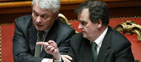 ©Mauro Scrobogna / Lapresse17-03-2005 RomaPoliticaSenato - Riforme CostituzionaliNella foto: Il Ministro per le riforme Roberto Calderoli con il Sottosegretario Aldo Brancher