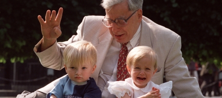 Professor Robert Edwards, one of the pioneers of IVF treatment, with Sophie and Jack Emery who celebrate their second birthday at the Houses of Parliament in London Monday July 20 1998. They were in London with other IVF children who gatherd to celebrate the 20th anniversary of the birth of Louise Brown - the worlds first "test tube" baby in 1978. (AP Photo/Alastair Grant)
