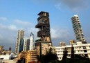 La famiglia Ambani e lo skyline di Mumbai