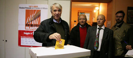 LaPresse14-11-10 Milano , ItaliaInterniElezioni primarie del pd per elezione candidato sindacoNella foto: Giuliano Pisapia