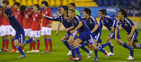 DOHA, QATAR - JANUARY 25: Players of Japan celebrate after winning the penalty shoot out during the AFC Asian Cup Semi Final match between Japan and South Korea at Al-Gharafa Stadium on January 25, 2011 in Doha, Qatar. (Photo by Koki Nagahama/Getty Images)