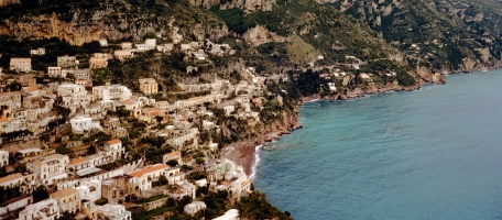 Houses overlook the ocean along the Amalfi Coast ( Costiera Amalfitana ) in Itally. The Canadian Press/Mildred Dearborn (Canadian Press via AP Images)