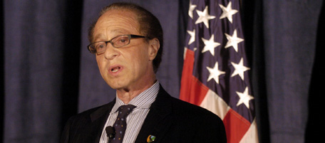 Co-founder of the Singularity University Dr. Ray Kurzweil congratulates the students of the first commencement of the University in Mountain View, Calif., Friday, Aug. 28, 2009. (AP Photo/Russel A. Daniels)