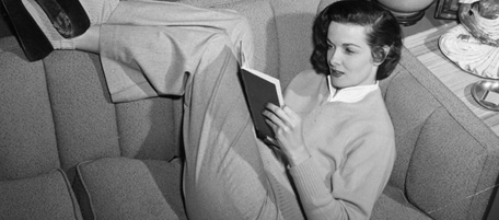23rd August 1951: American actress Jane Russell reading at home. (Photo by Keystone Features/Getty Images)