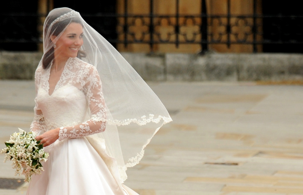 L'abbiamo detto che è proprio bella, la sposa?

foto: BEN STANSALL/AFP/Getty Images