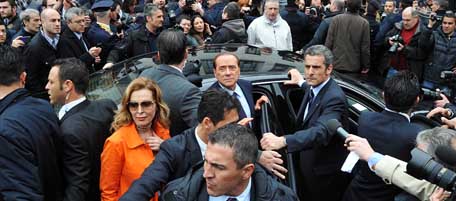 Lapresse

28-03-2011 

cronaca

Berlusconi esce dal tribunale di Milano dopo la prima udienza per il processo Mediatrade