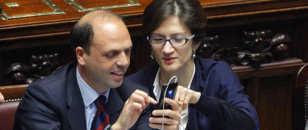 Foto Mauro Scrobogna /LaPresse
06-04-2011 Roma
Politica
Camera - processo breve 
Nella foto: Angelino Alfano, Mariastella Gelmini
Photo Mauro Scrobogna /LaPresse
06-04-2011 Roma
Politics
Chamber of Deputies - bill to cut the lenght of trials
In the picture: Angelino Alfano, Mariastella Gelmini