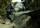 Sullo skateboard dopo il terremoto