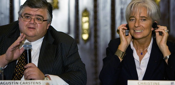 Mexican Finance Minister Agustin Carstens (L) and French Finance Minister Christine Lagarde get ready for a press conference at the Palacio Nacional in Mexico City, on November 11, 2008. AFP PHOTO/Alfredo Estrella (Photo credit should read ALFREDO ESTRELLA/AFP/Getty Images)