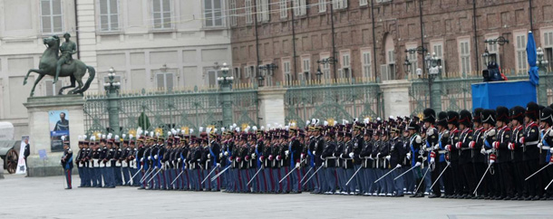 Foto : Daniele Badolato / Lapresse
04/05/2011 Torino
Il presidente della Repubblica Giorgio Napolitano partecipa alle celebrazioni per il 150 anniversario dell'esercito italiano 
Nella foto l'esercito schierato

Photo : Daniele Badolato / Lapresse
04/05/2011 Turin
Italian army 150th anniversary 
In the picture the army