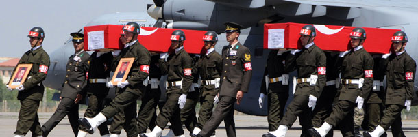 La Turchia bombarda i ribelli curdi in Iraq