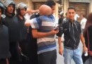 Gli egiziani che applaudono allo sgombero di piazza Tahrir