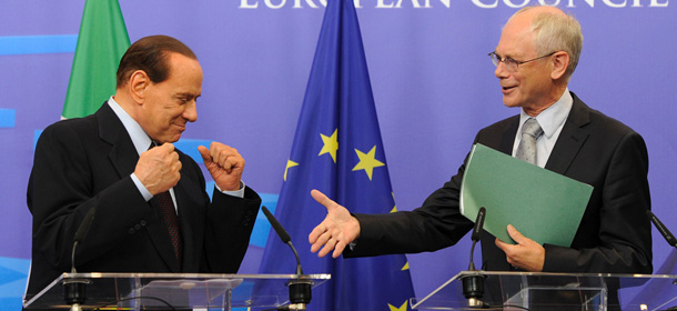 Silvio Berlusconi e Herman Van Rompuy a BRuxelles (JOHN THYS/AFP/Getty Images)
