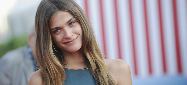 L'attrice e modella Elisa Sednaoui alla cerimonia d'apertura del festival del cinema di Deauville, in Francia (Francois Durand/Getty Images)