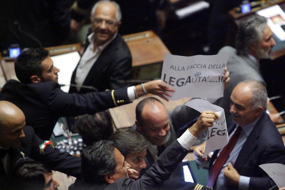 Storia e foto di proteste in Parlamento