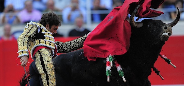 Spanish bullfighter Jose Tomas performs at the Monumental bullring in Barcelona, Spain, Sunday, Sept. 25, 2011. Spain&#8217;s powerful northeastern region of Catalonia bids farewell Sunday to the country&#8217;s emblematic tradition of bullfighting with a final bash at the Barcelona bullring. (AP Photo/Manu Fernandez)
