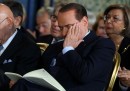 Berlusconi si addormenta durante una cerimonia al Quirinale