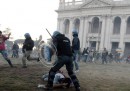 Le foto delle violenze a Roma
