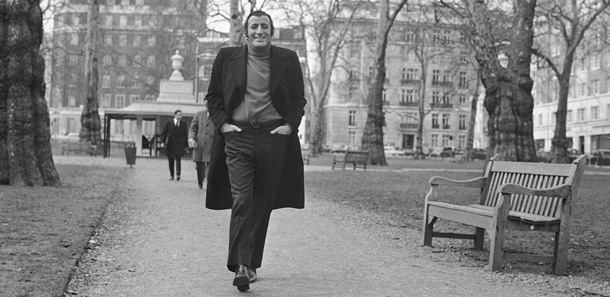 Tony Bennett swings through Berkeley Square London, May 4, 1972 where he&#8217;s filming his own television series. He controls the series and he&#8217;s relishing the chance to bring back into popular music melody, professionalism and honesty in presentation. (AP Photo)
