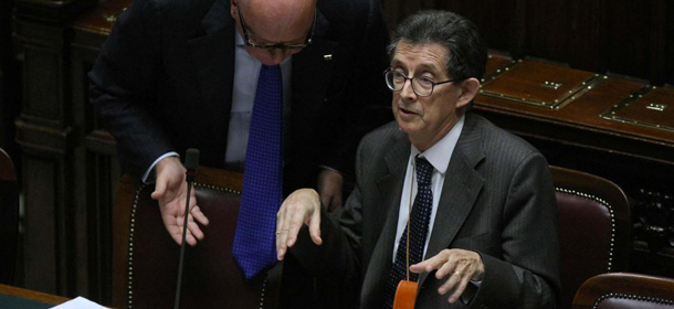 Foto Roberto Monaldo / LaPresse
16-12-2011 Roma
Politica
Camera dei Deputati &#8211; Voto finale su manovra economica
Nella foto Piero Giarda, Amedeo Labocetta
Photo Roberto Monaldo / LaPresse
16-12-2011 Rome
Chamber of Deputies &#8211; Vote on Budget Law
In the photo Piero Giarda, Amedeo Labocetta
