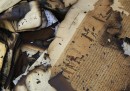 Le foto dei libri bruciati al Cairo