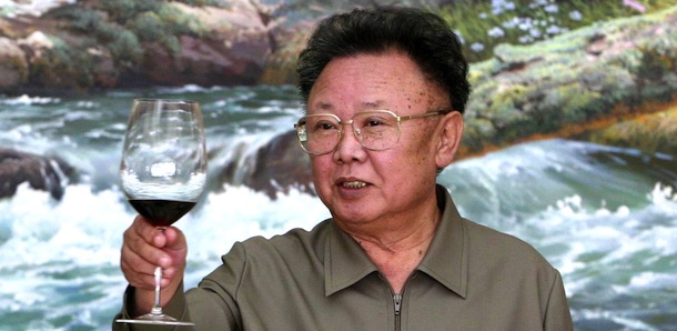 South Korean President Roh Moo-hyun, left, toasts with North Korean leader Kim Jong Il at a farewell lunch in Pyongyang, North Korea, Thursday, Oct. 4, 2007. The leaders of North and South Korea signed a wide-ranging reconciliation pact Thursday pledging to finally seek a peace treaty to replace the 54-year-old cease-fire that ended the Korean War. (AP Photo/ Korea Pool via Yonhap) **KOREA OUT**
