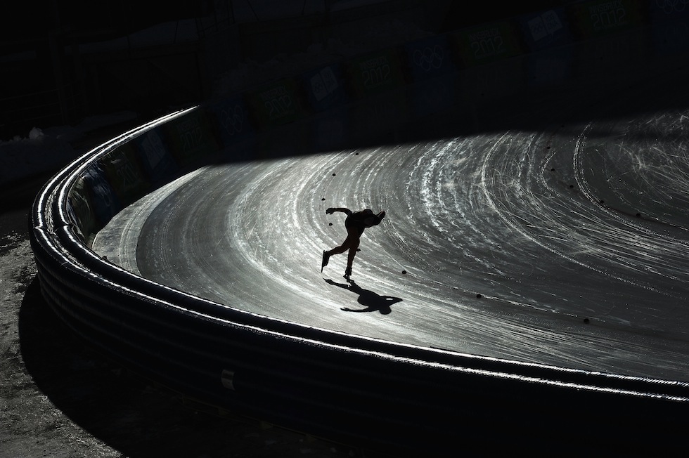 La gara dei 1500 metri femminili di pattinaggio sul ghiaccio a Innsbruck, in Austria. (Shaun Botterill/Getty Images)