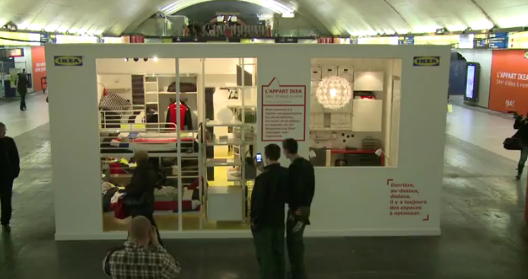 Abitare in una stazione del metrò di Parigi (arredata Ikea)