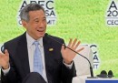 Il premier di Singapore si taglia lo stipendio di un terzo