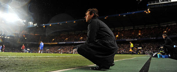 LONDON, ENGLAND - DECEMBER 12: Andre Villas-Boas the Chelsea manager looks on during the Barclays Premier League match between Chelsea and Manchester City at Stamford Bridge on December 12, 2011 in London, England. (Photo by Michael Regan/Getty Images)