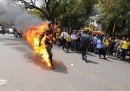 Una foto del giovane tibetano che si è dato fuoco oggi a Nuova Delhi