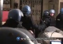 I video della polizia che irrompe in un bar in cerca dei No TAV