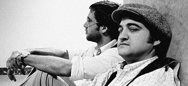 NEW YORK - 1976: Actors Chevy Chase and John Belushi take a break in the NBC Studios in 1976 in New York. (Photo by Michael Tighe/Hulton Archive/Getty Images)