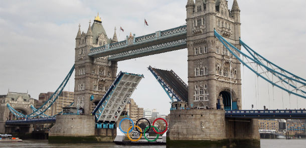 ON, ENGLAND - FEBRUARY 28: Giant Olympic rings are towed on The River Thames through Tower Bridge on February 28, 2012 in London, England. With 150 days remaining before the start of the London 2012 games the Olympic rings, measuring 11 metres high by 25 metres wide, are being showcased on the river as Mayor of London Boris Johnson announces details of two new cultural programmes, which will be part of the London 2012 Festival, along with details of other cultural events being organised to celebrate the London 2012 Olympic and Paralympic Games. (Photo by Oli Scarff/Getty Images)