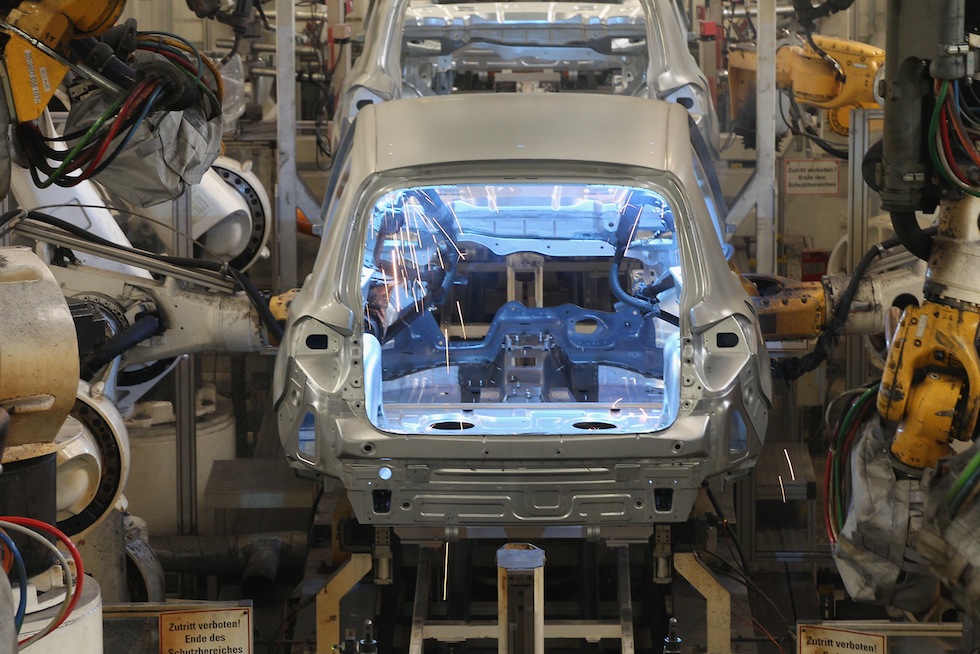 All'interno della fabbrica Volkswagen di Wolfsburg, Germania (Sean Gallup/Getty Images)