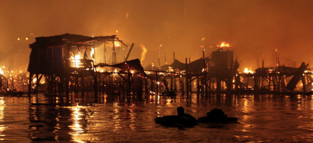 Le foto dell’incendio di Manila