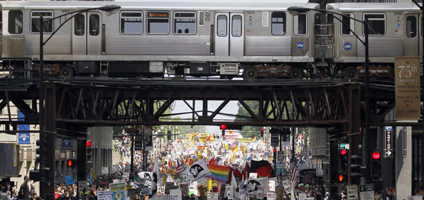 Le proteste contro la NATO a Chicago