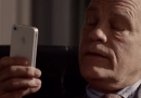John Malkovich parla con Siri: la nuova pubblicità di Apple