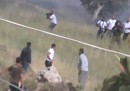Il video dei coloni israeliani che sparano contro i palestinesi