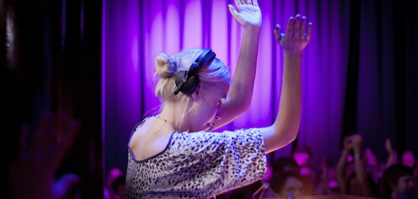 Pausa pranzo in discoteca