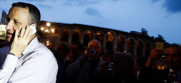 Foto Spada/LaPresse
07/05/2012 Verona, Italia
cronaca
Verona : elezioni comunali 2012 
Nella foto: il sindaco eletto al primo turno Flavio Tosi