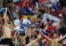 I tifosi russi aggrediscono gli addetti alla sicurezza a Breslavia